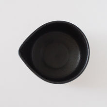 Load image into Gallery viewer, MINOYAKI BLACK KATAKUCHI MATCHA BOWL (LARGE)