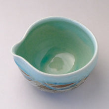 Load image into Gallery viewer, MINOYAKI BLUE NAGASHI KATAKUCHI MATCHA BOWL
