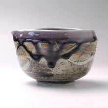 Load image into Gallery viewer, MINOYAKI PURPLE NAGASHI KATAKUCHI MATCHA BOWL