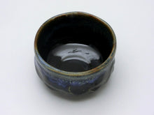 Load image into Gallery viewer, MINOYAKI SHIKIAN MATCHA BOWL (BLACK BLUE)