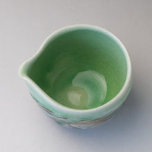 Load image into Gallery viewer, MINOYAKI GREEN NAGASHI KATAKUCHI MATCHA BOWL