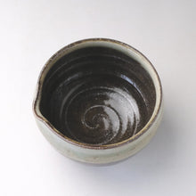 Load image into Gallery viewer, MINOYAKI CHA-MAKI KATAKUCHI MATCHA BOWL