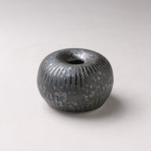 Load image into Gallery viewer, MINOYAKI GINSAI ROUND-SHAPED CHASEN TATE / WHISK STAND (BLACK)