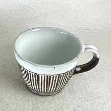 Load image into Gallery viewer, ROKURO STRIPED MUG CUP (WHITE/BROWN)