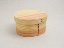 Load image into Gallery viewer, SUGI WOOD BENTO BOX / WOODEN LUNCH BOX (CIRCLE)*