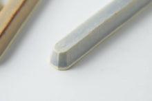 Load image into Gallery viewer, MINOYAKI BRANCHE CUTLERY REST LAVENDER