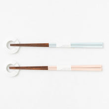 Load image into Gallery viewer, NATURAL DAY CHOPSTICKS GIFT SET WITH CHOPSTICKS REST