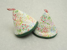 Load image into Gallery viewer, NABETSUKAMI / POTHOLDER  SET OF 2**