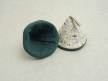 Load image into Gallery viewer, NABETSUKAMI / POTHOLDER  SET OF 2**