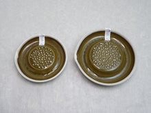 Load image into Gallery viewer, MUJUN SURI PLATE MOTOSHIGE JAPANESE WHITE GRATER (2SIZES)