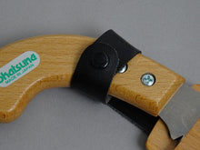 Load image into Gallery viewer, OKATSUNE PRUNING SAW 220MM / WOODEN HANDLE & SHEATH**
