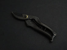 Load image into Gallery viewer, HASAMI MASAMUNE KUROCO PRUNING SHEARS 200MM WITH CUSHION SPRING