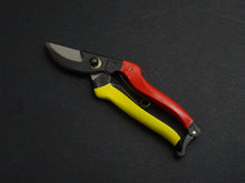 Load image into Gallery viewer, HASAMI MASAMUNE PRUNING SHEARS 200MM WITH RED AND YELLOW HANDLES