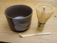 Load image into Gallery viewer, MINOYAKI MATCHA BOWL (HAKEME) WITH BAMBOO WHISK #80 & CHASHAKU / SCOOP SET