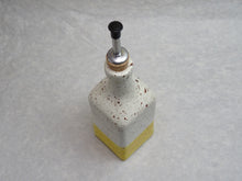 Load image into Gallery viewer, TIERRA COCIDA HANDMADE CERAMIC OIL DISPENSER 475ML