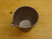 Load image into Gallery viewer, SHIGARAKIYAKI HECHIMON GARA HAKE SCARLET COLOURED PITCHER