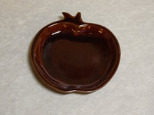 Load image into Gallery viewer, MASHIKOYAKI APPLE-SHAPED BROWN PLATE