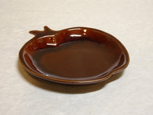 Load image into Gallery viewer, MASHIKOYAKI APPLE-SHAPED BROWN PLATE