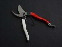Load image into Gallery viewer, OKATSUNE SECATEURS 210MM / SENTEI BASAMI**