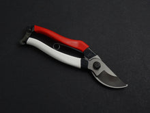 Load image into Gallery viewer, OKATSUNE SECATEURS 210MM / SENTEI BASAMI**