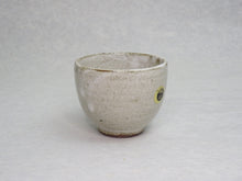Load image into Gallery viewer, SHIGARAKIYAKI HECHIMON UZURA TEA CUP