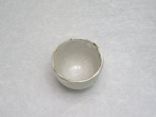 Load image into Gallery viewer, SHIGARAKIYAKI HECHIMON UZURA TEA CUP