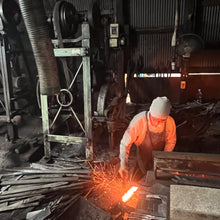 Load image into Gallery viewer, HADO JUNPAKU SHIROGAMI-1 STAINLESS CLAD SANTOKU 180MM URUSHI OAKWOOD HANDLE**