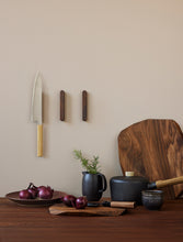 Load image into Gallery viewer, NOYER SINGLE KNIFE MAGNETIC RACK / AMERICAN WALNUT WOOD