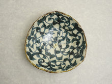 Load image into Gallery viewer, MINOYAKI TAKO KARAKUSA TAYOBACHI BOWL**