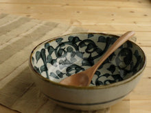 Load image into Gallery viewer, MINOYAKI TAKO KARAKUSA OVAL FUKABACHI BOWL**