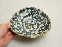 Load image into Gallery viewer, MINOYAKI TAKO KARAKUSA TAYOBACHI BOWL**