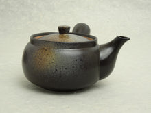 Load image into Gallery viewer, KURO BIZEN TEAPOT WITH STAINLESS TEA STRAINER*