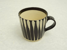 Load image into Gallery viewer, MINOYAKI KURO HAKE TOGUSA MUG CUP