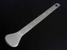 Load image into Gallery viewer, STAINLESS SCALLOPS SHUCKER 225MM LARGE
