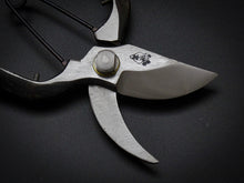 Load image into Gallery viewer, ABUKUMAKAWA FORGED SECATEURS 180MM / SPRING CLIP*