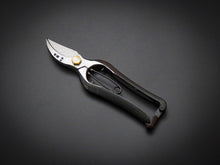 Load image into Gallery viewer, ABUKUMAKAWA FORGED SECATEURS 180MM / SPRING CLIP*