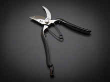Load image into Gallery viewer, ABUKUMAKAWA FORGED SECATEURS 180MM / SPRING CLIP*