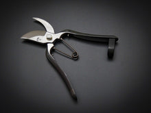 Load image into Gallery viewer, ABUKUMAKAWA FORGED SECATEURS 180MM / LEATHER STRAP*