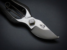 Load image into Gallery viewer, KOGETSU FORGED SECATEURS 180MM