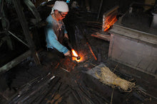 Load image into Gallery viewer, HADO SHIROGAMI-2 SUMI KUROUCHI KO-BUNKA 135MM OAK HANDLE FORGED BY YOSHIKAZU TANAKA*