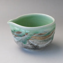 Load image into Gallery viewer, MINOYAKI GREEN NAGASHI KATAKUCHI MATCHA BOWL
