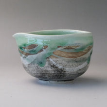 Load image into Gallery viewer, MINOYAKI GREEN NAGASHI KATAKUCHI MATCHA BOWL
