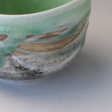 Load image into Gallery viewer, MINOYAKI GREEN NAGASHI KATAKUCHI MATCHA BOWL
