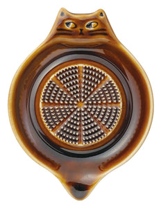 FIKALYCKA CAT SHAPED SMALL GRATER PLATE (BROWN)