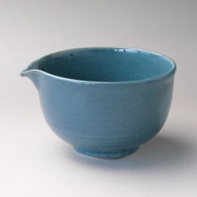 Load image into Gallery viewer, MINOYAKI AZURE BLUE KATAKUCHI MATCHA BOWL

