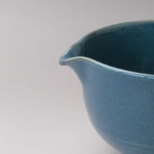 Load image into Gallery viewer, MINOYAKI AZURE BLUE KATAKUCHI MATCHA BOWL

