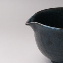 Load image into Gallery viewer, MINOYAKI LACQUER BLACK KATAKUCHI MATCHA BOWL
