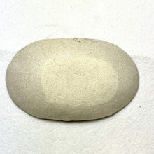 Load image into Gallery viewer, ROKURO OVAL PLATE DOT BROWN
