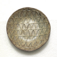 Load image into Gallery viewer, ROKURO TEXTURED TRIANGLE PATTERN BOWL
