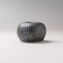 Load image into Gallery viewer, MINOYAKI GINSAI ROUND-SHAPED CHASEN TATE / WHISK STAND (BLACK)
